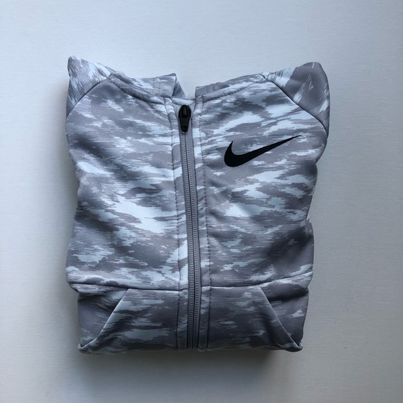 SOLD 🌟 Nike sweatshirt - Picture 5 of 5